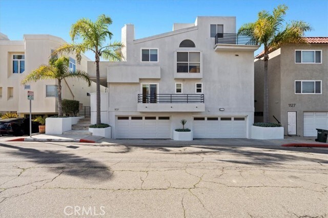 Photo - 1107 Loma Dr