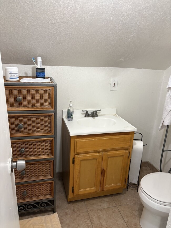 Photo - 144 E 60th St Unit 142 1.2