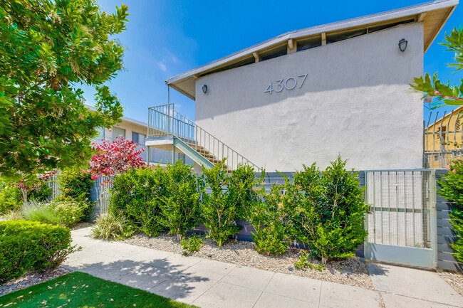 4307 W. 28th St - 4307 W. 28th St Apartments