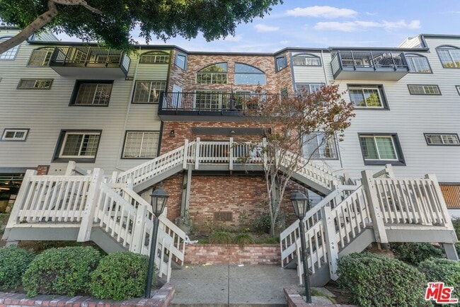 Photo - 2677 S Centinela Ave Unit 402
