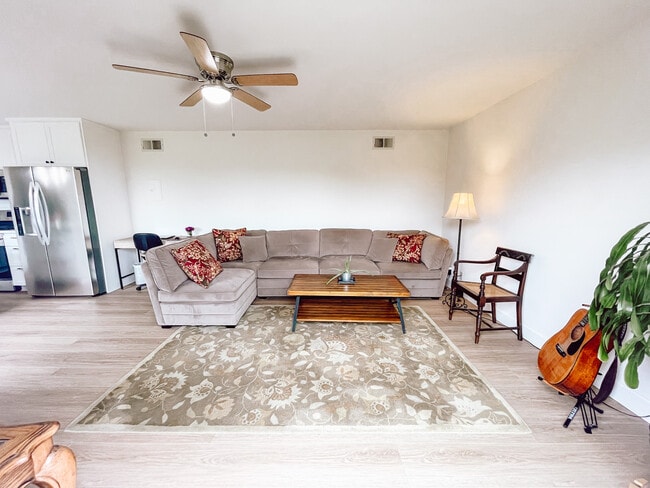 spacious - 665 Alto Dr Unit PrivacyandViews