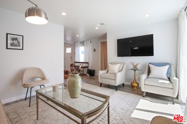 Photo - 6438 Rhea Ave