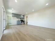 Photo - 420 E Broadway Apartment