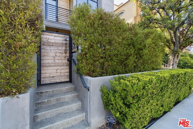 Photo - 4429 Tujunga Ave