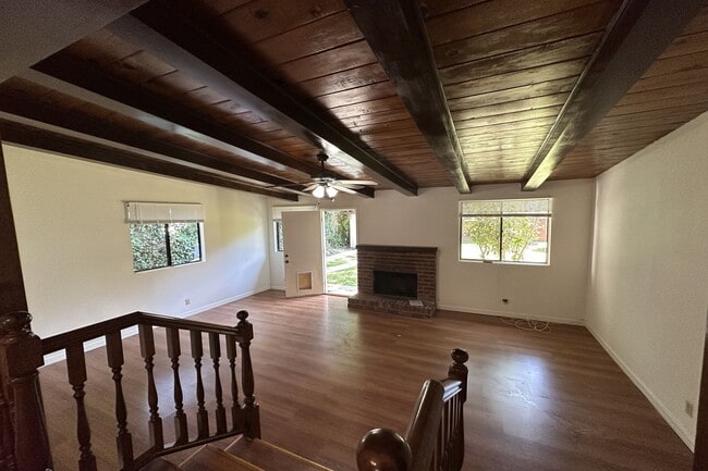 Photo - 4608 Saloma Ave