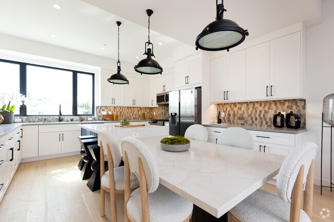Mid City Court Homes - Mid City Court Homes