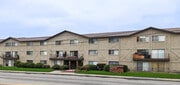 Green Court - Green Court Apartments