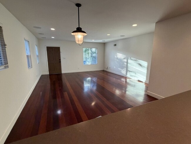 Photo - 832 N Las Palmas Ave