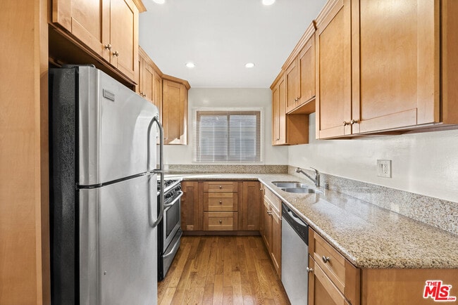 Photo - 1425 N Harper Ave Unit 2