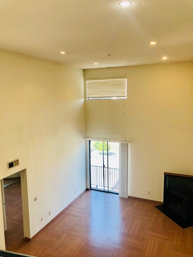 Photo - 625 S Berendo St Condo Unit PH8