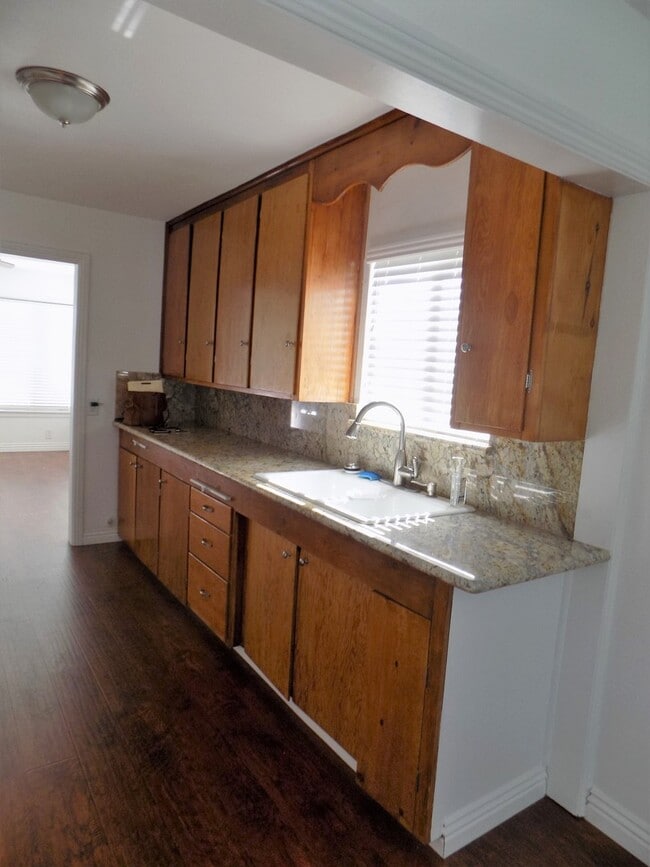 Photo - Large 4BD-2BA House in North Long Beach fo...