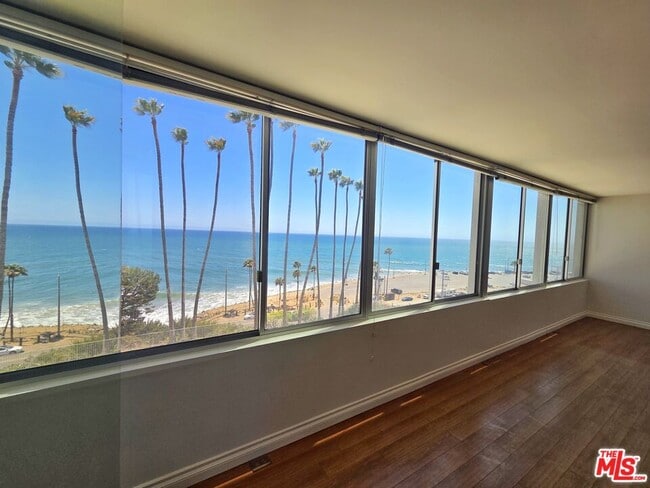 Building Photo - 17368 Sunset Blvd Unit 405 A