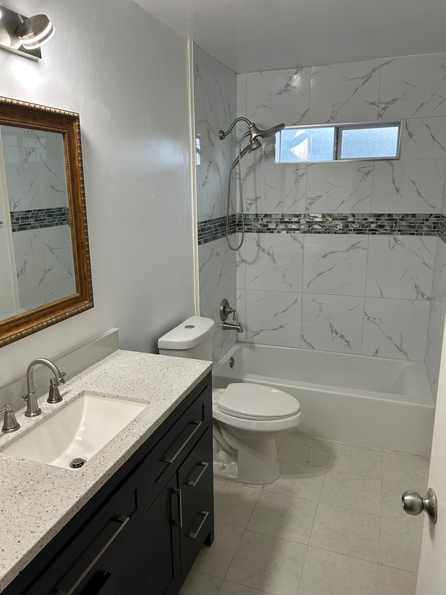 Photo - 6558 Neddy Ave