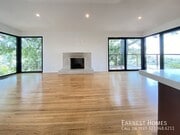 Photo - 2736 Hollyridge Dr House