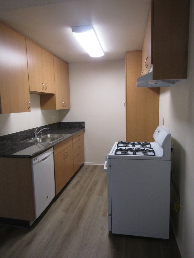 Photo - 1181 E Hollyvale St Unit 1149 12