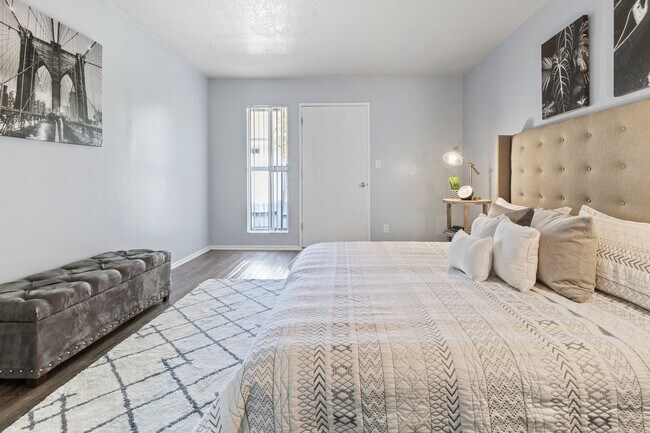 Photo - French Quarter Apartments