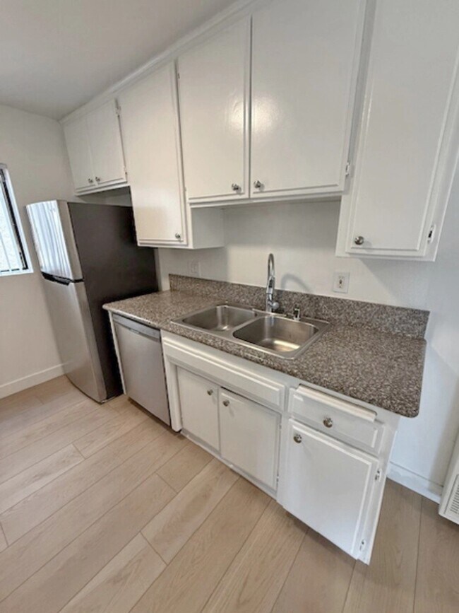 Photo - 408 N Venice Blvd Unit 412A