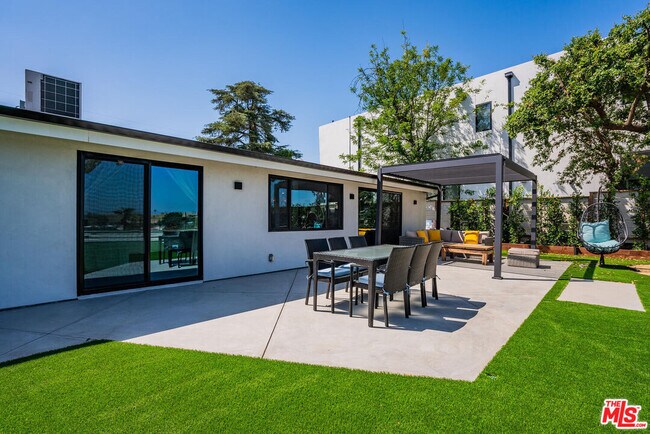 Photo - 5835 McDonie Ave