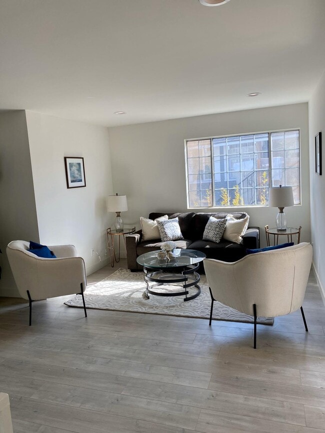 Photo - 1585 W 35th Pl