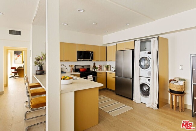 Photo - 1717 Malcolm Ave Unit 303