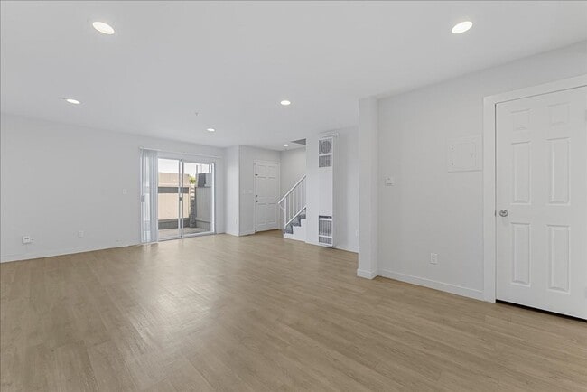 Building Photo - 14523 Freeman Ave Unit 06