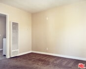 Photo - 112 N Lincoln St Apartment
