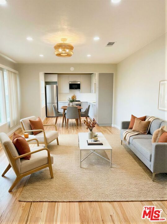 Photo - 16852 McCormick St