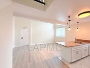 Photo - 432 N Kingsley Dr