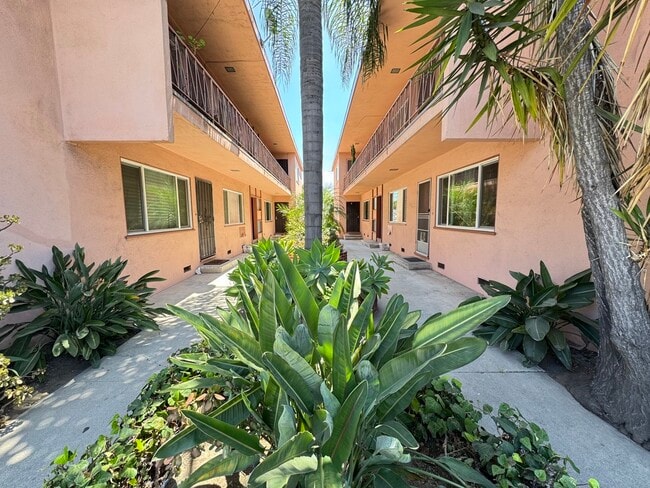 Photo - 1742 S Robertson Blvd Unit 8