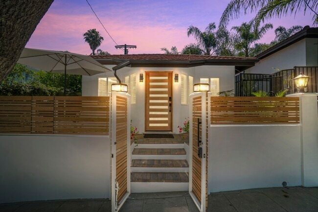 Building Photo - 4230 Van Nuys Blvd