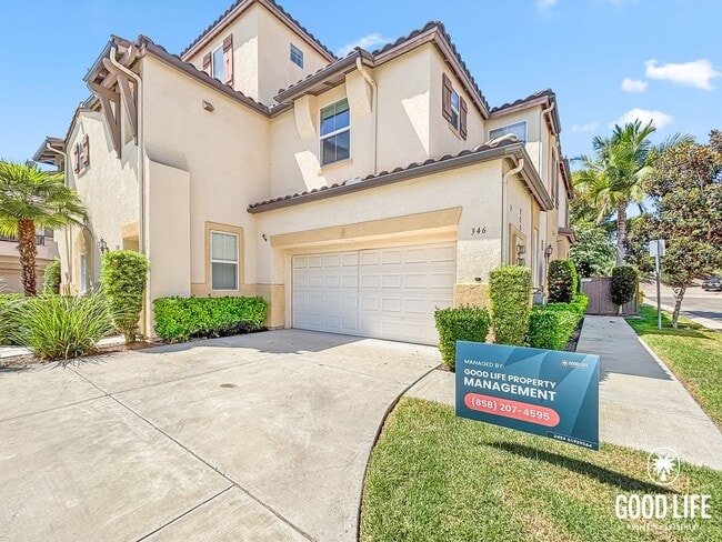 Building Photo - Stunning 3BD/2.5BA Townhouse in Eastlake W...