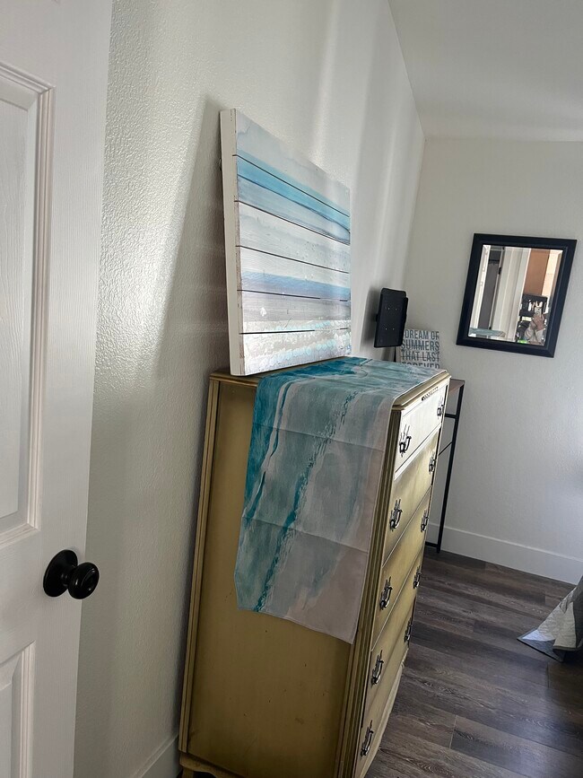 Photo - 21851 Newland St