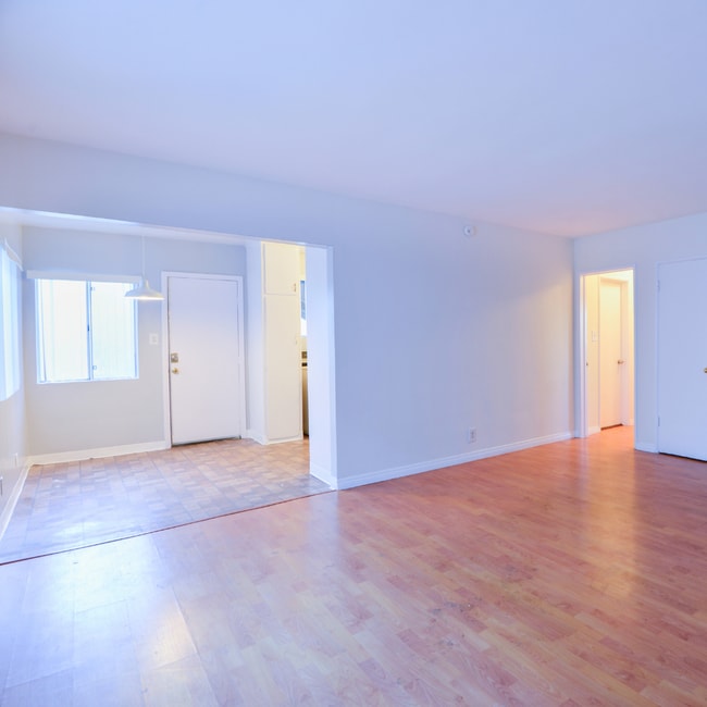 Photo - Convenient Downstairs 2-Bedroom Unit in Sun Valley! Unit 2