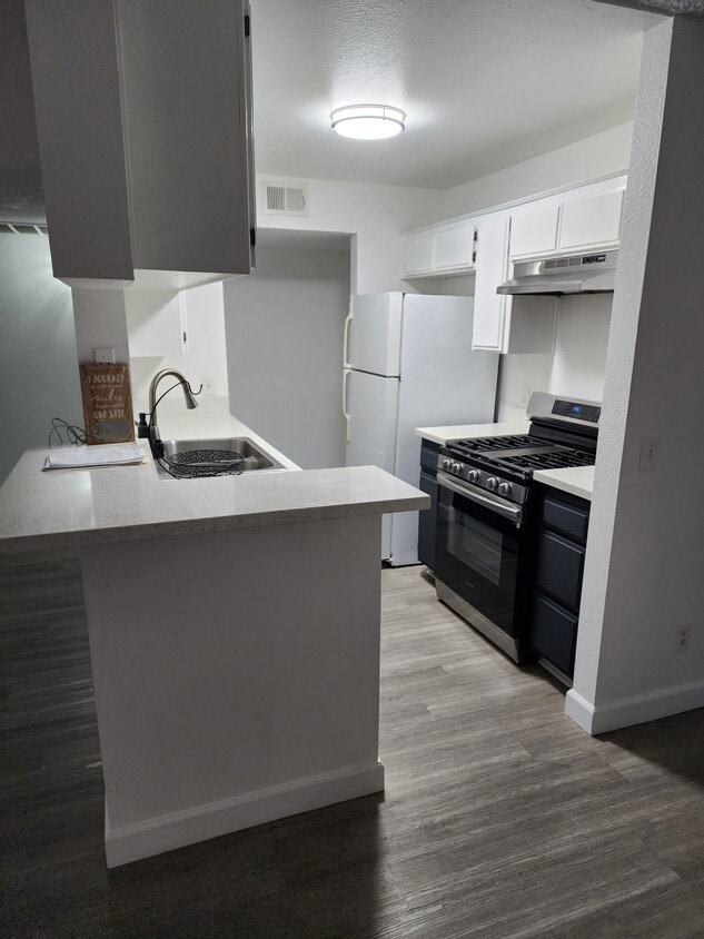 Floor Plan - Unit 115 - W/ Balcony