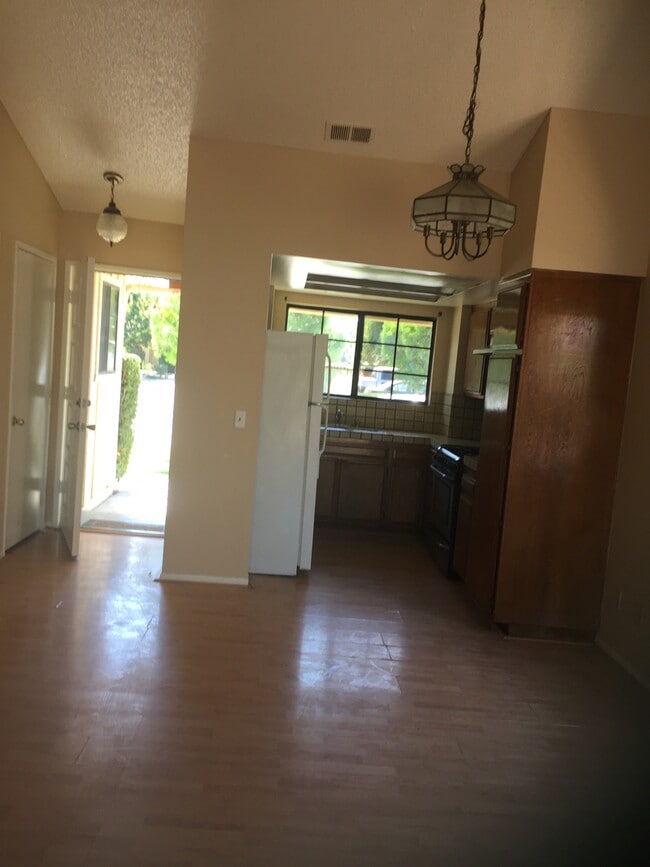 Photo - 126 Oakdale Ln