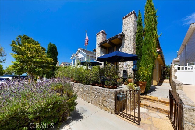 Photo - 515 Begonia Ave
