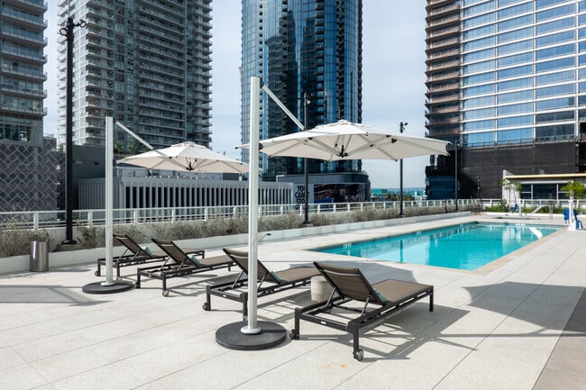 Photo - 1133 S Hope St