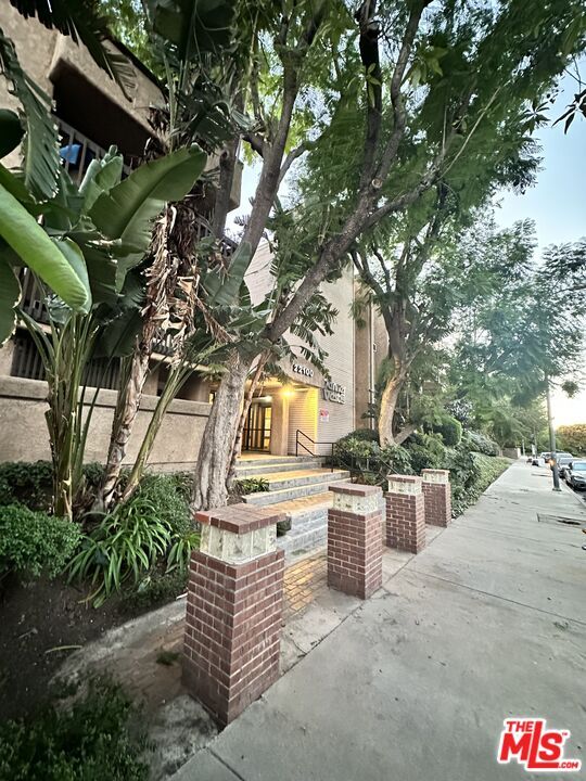 Photo - 22100 Burbank Blvd Unit 301A