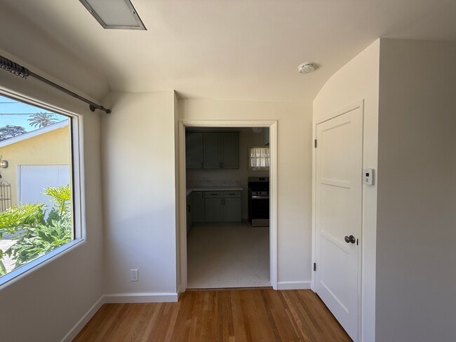 Living Room - 2630 S West View St