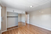 1BR, 1BA - 890SF - Villa Grace Apartments