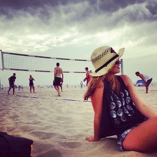 Playing and relaxing at the Beach - 207 Avenue C House