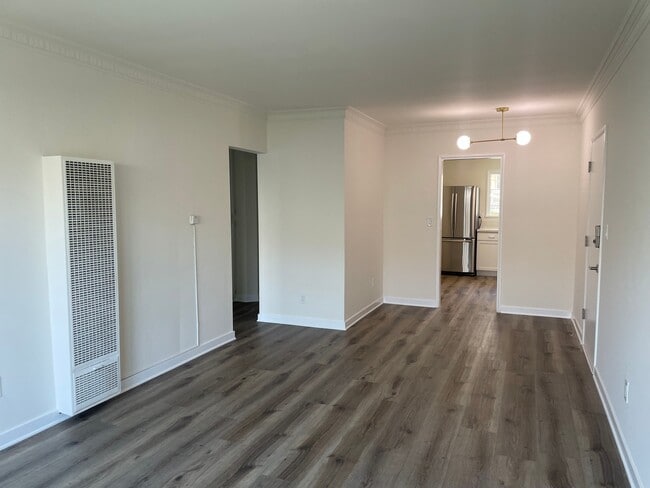 Photo - 1846 N Kingsley Dr