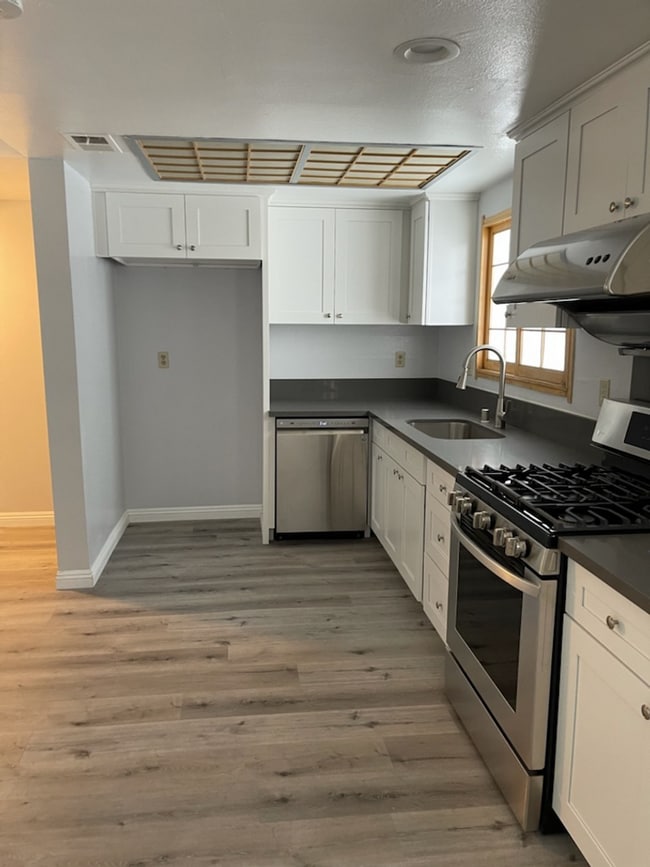 Building Photo - Condo 3 bedrooms and 2.5 baths in Alhambra