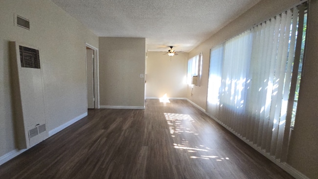 Photo - 260 N Oak Ave Unit 11