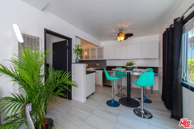 Photo - 415 Rose Ave Unit B