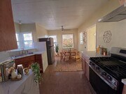 Photo - 557 W Oldfield St