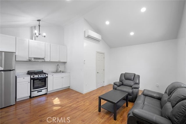 Photo - 7913 Vanscoy Ave