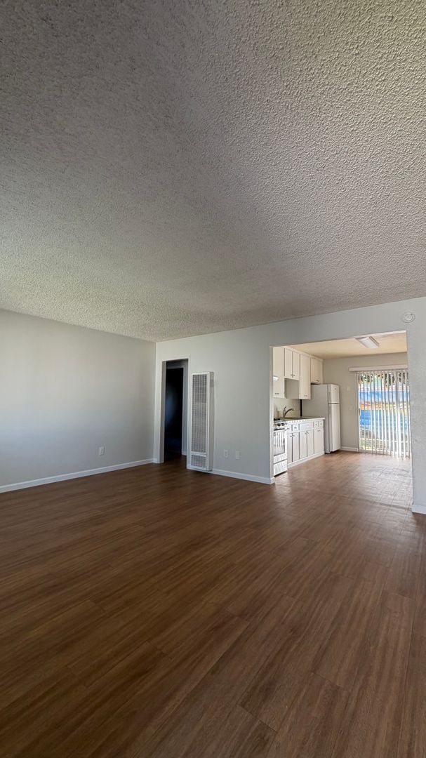 Photo - 566-568 7th St