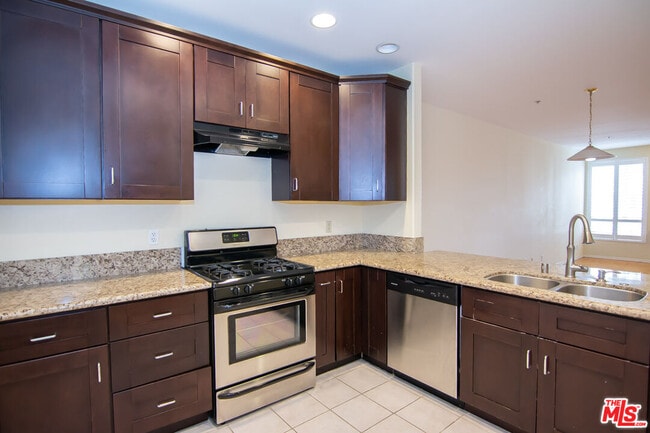 Photo - 333 Westminster Ave Unit 303