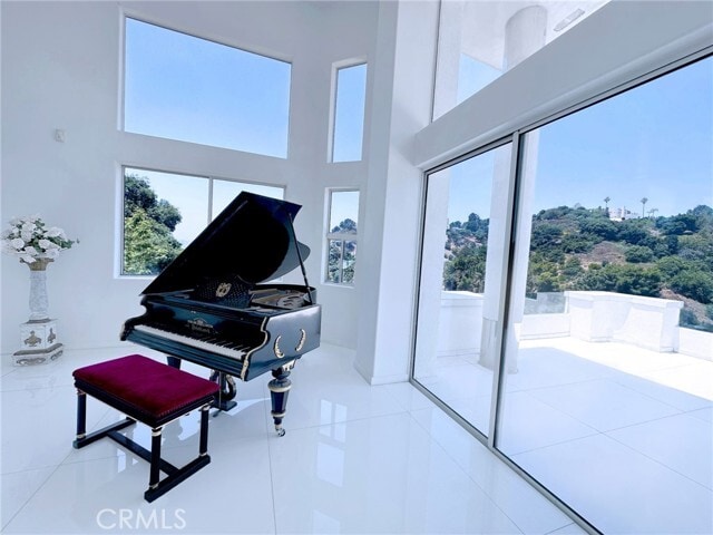 Photo - 13200 Mulholland Dr